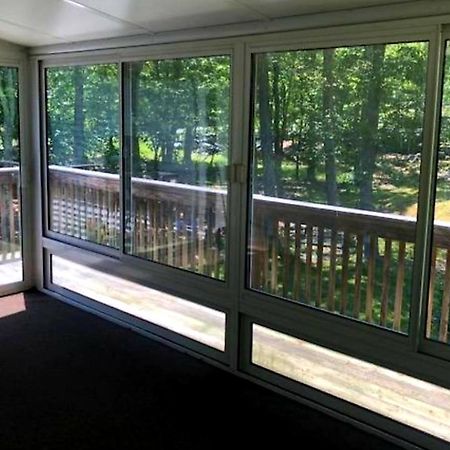 The Pocono'S Retreat With A Gameroom, Firepit, And Lake Bushkill Exterior foto