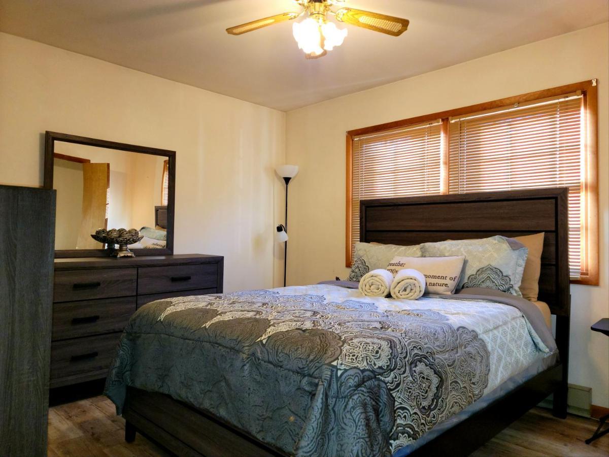 The Pocono'S Retreat With A Gameroom, Firepit, And Lake Bushkill Exterior foto