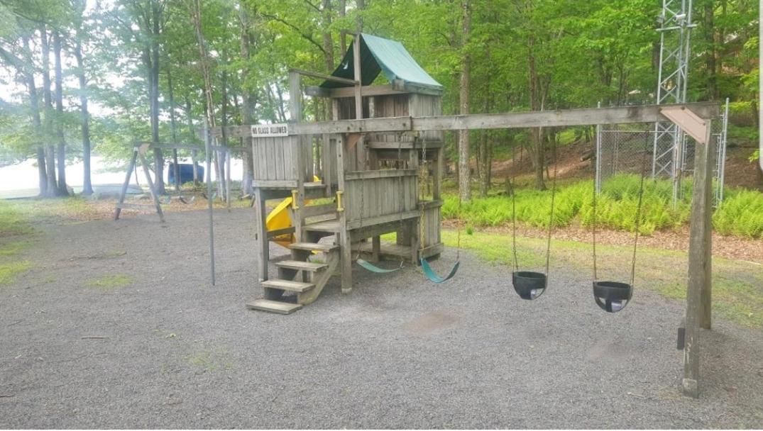 The Pocono'S Retreat With A Gameroom, Firepit, And Lake Bushkill Exterior foto