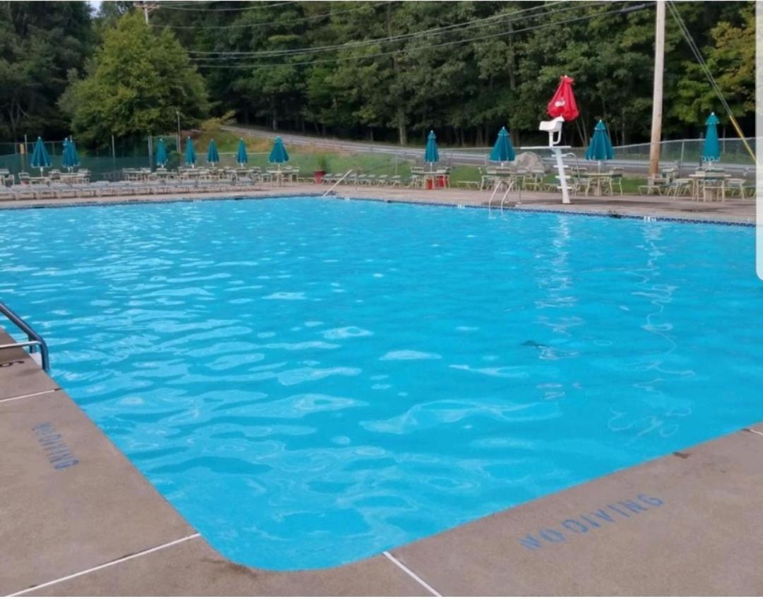 The Pocono'S Retreat With A Gameroom, Firepit, And Lake Bushkill Exterior foto