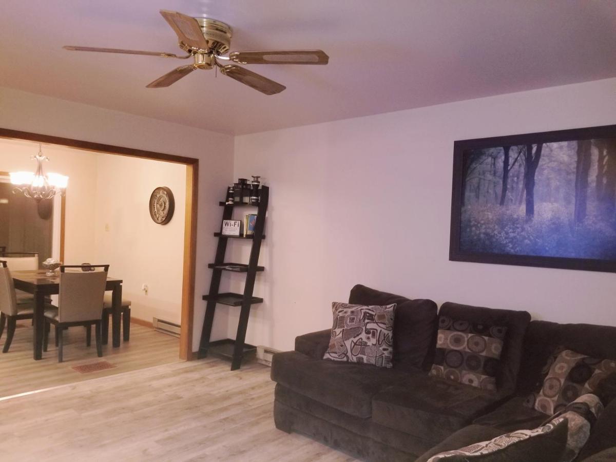 The Pocono'S Retreat With A Gameroom, Firepit, And Lake Bushkill Exterior foto