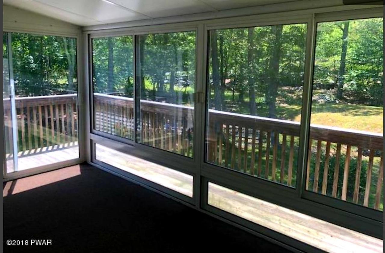 The Pocono'S Retreat With A Gameroom, Firepit, And Lake Bushkill Exterior foto